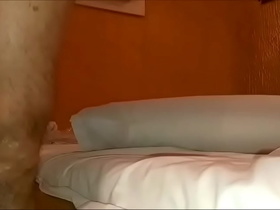 Bombeiro apagando o fogo do cu com a mangueira